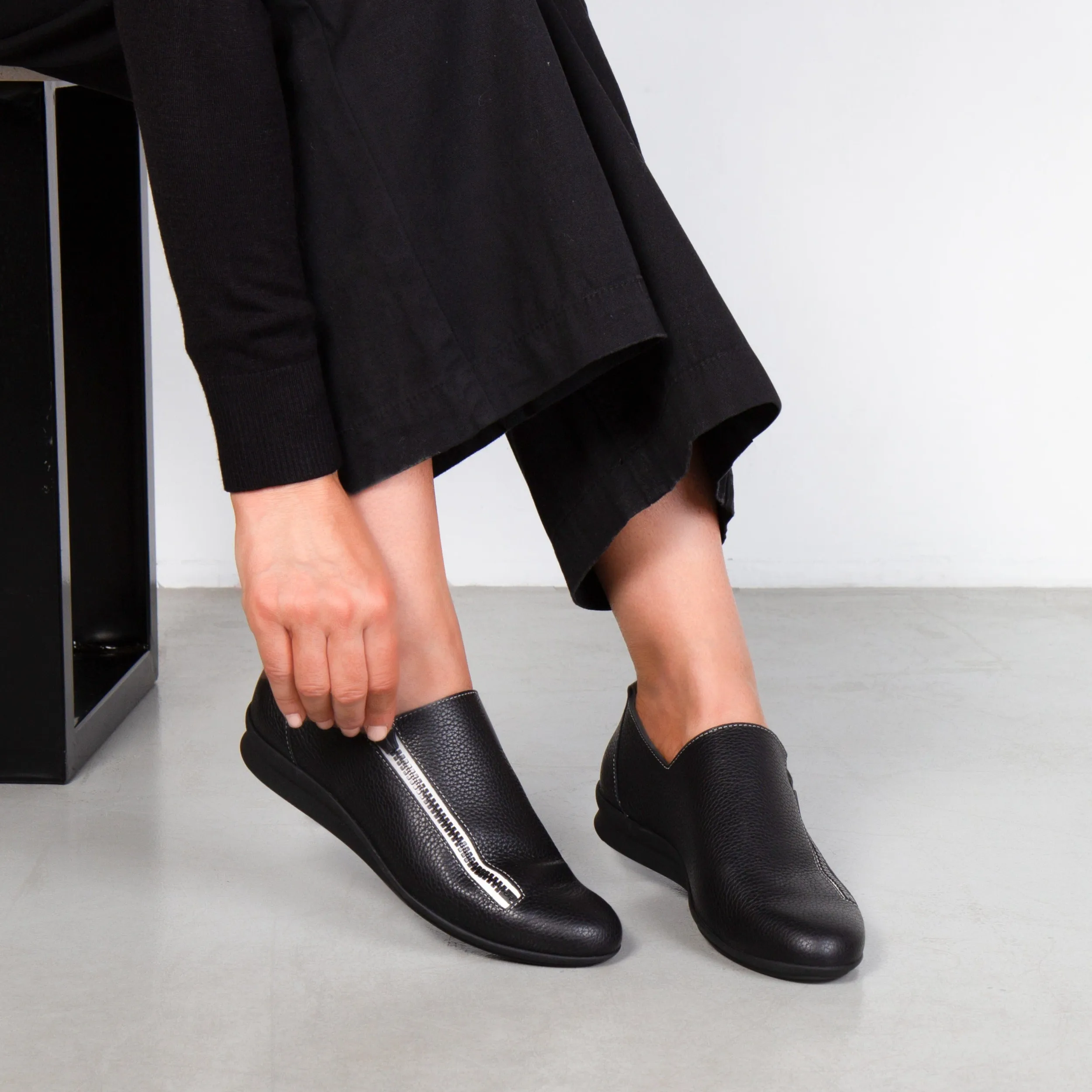 Loafers | ARCHE NASARI Black