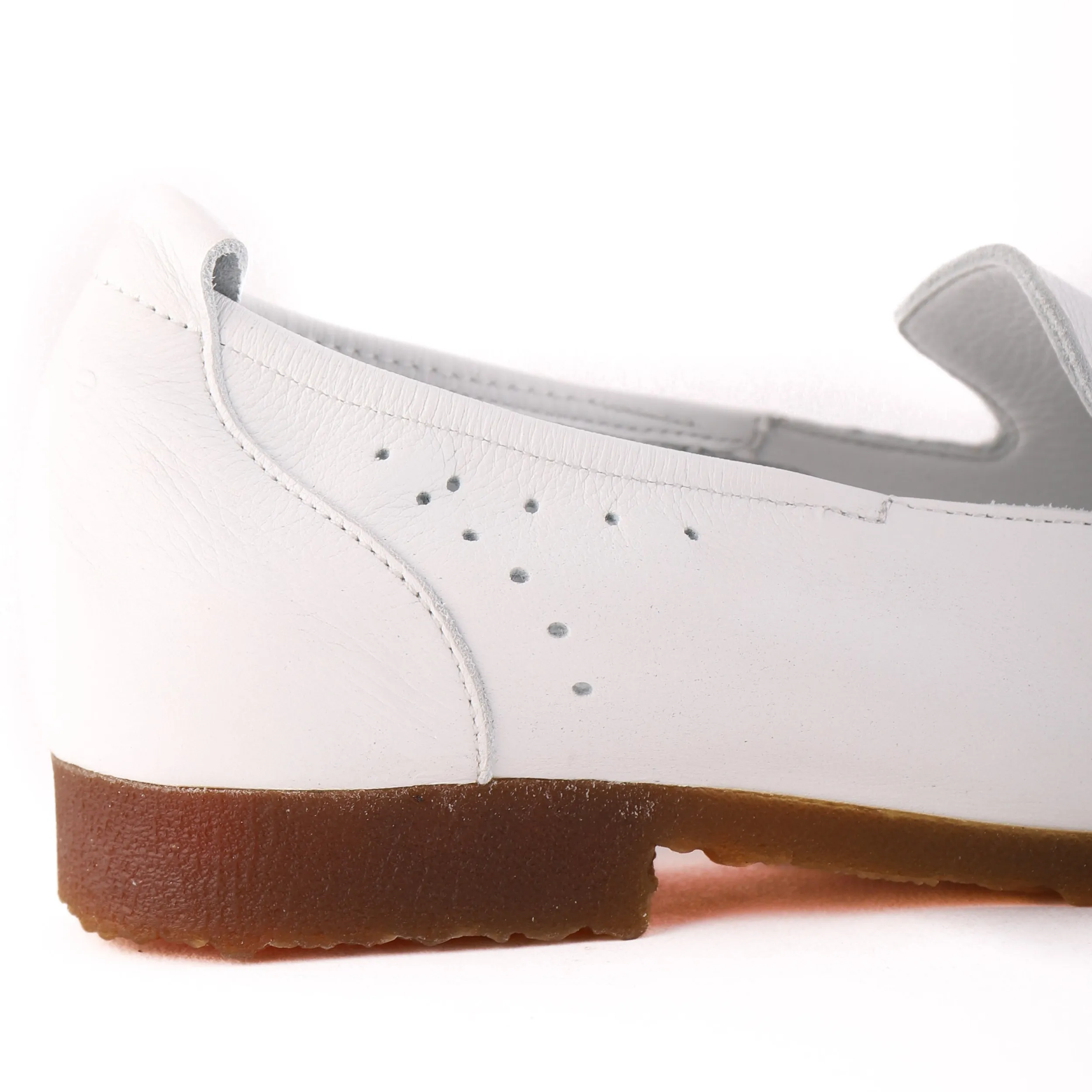 Loafers | ARCHE SADKOO White