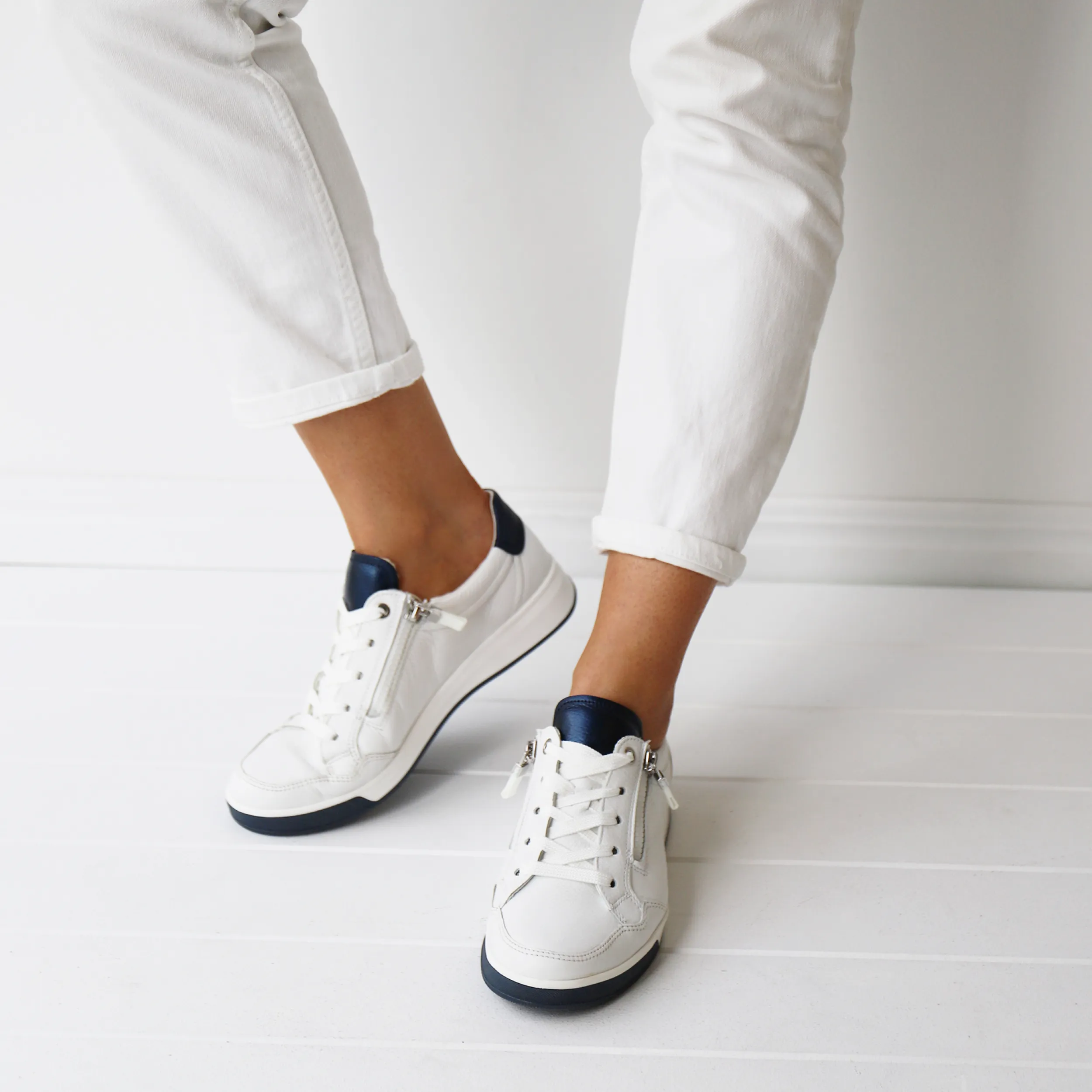 Sneakers | ARA 34423 White and Navy